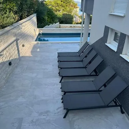 Apartman Palavra - With Amazing Sea Views And Heated Pool *