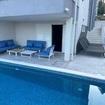 Palavra - With Amazing Sea Views And Heated Pool Διαμέρισμα Τρογκίρ