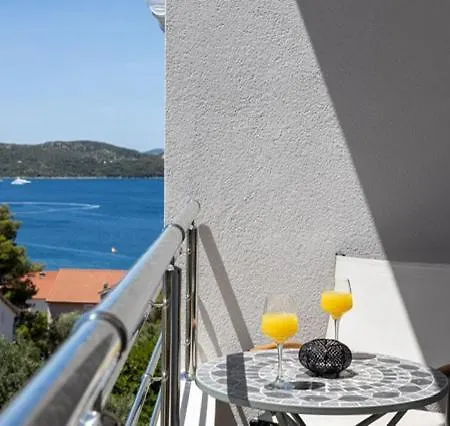 Palavra - With Amazing Sea Views And Heated Pool Apartman