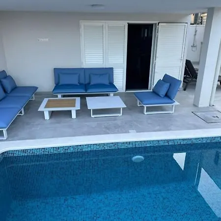 Palavra - With Amazing Sea Views And Heated Pool Apartman