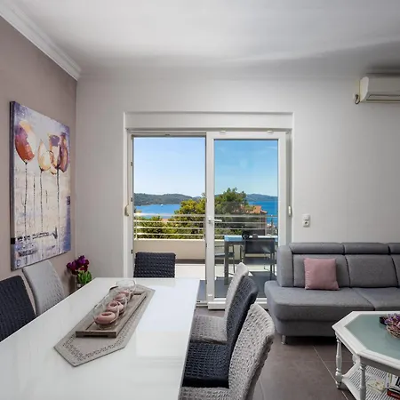 Palavra - With Amazing Sea Views And Heated Pool Apartman