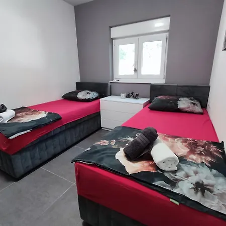 Apartman Palavra - With Amazing Sea Views And Heated Pool *