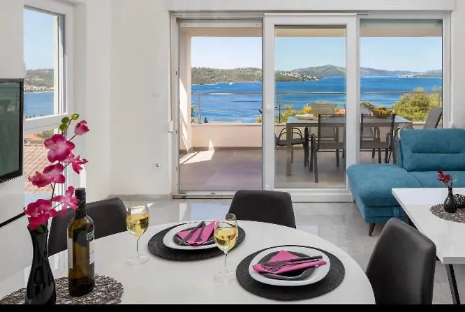 Apartment Palavra - With Amazing Sea Views And Heated Pool *