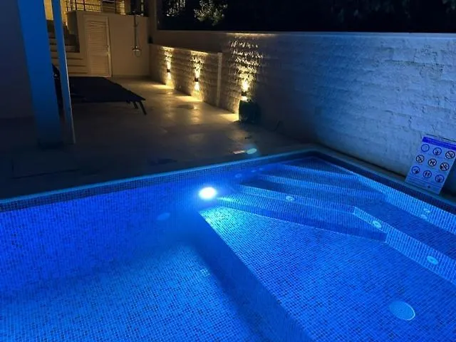 Palavra - With Amazing Sea Views And Heated Pool Trogir