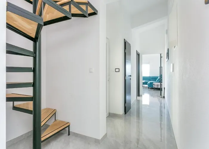 Palavra - With Amazing Sea Views And Heated Pool * Trogir