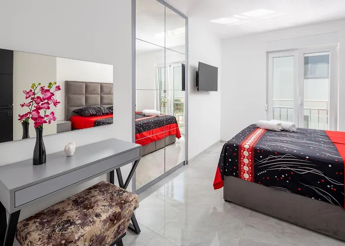 Palavra - With Amazing Sea Views And Heated Pool