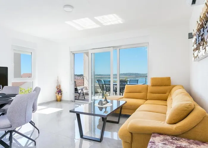 Palavra - With Amazing Sea Views And Heated Pool *
