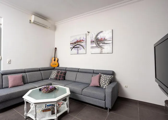 Apartment Palavra - With Amazing Sea Views And Heated Pool