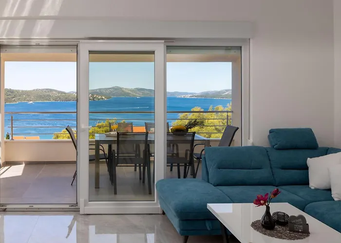 Palavra - With Amazing Sea Views And Heated Pool * Trogir