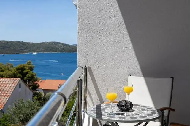 Palavra - With Amazing Sea Views And Heated Pool Apartment