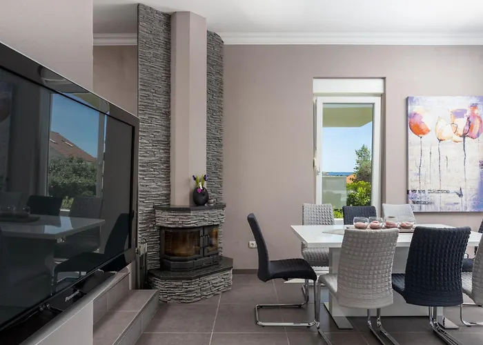 Apartment Palavra - With Amazing Sea Views And Heated Pool