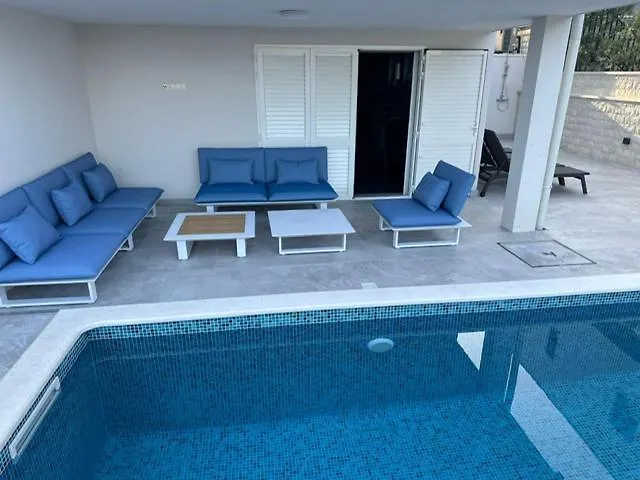 Palavra - With Amazing Sea Views And Heated Pool Apartment
