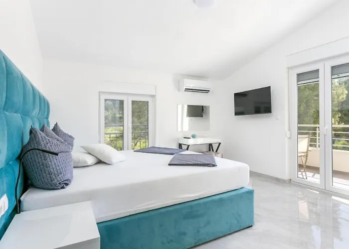 Apartment Palavra - With Amazing Sea Views And Heated Pool *