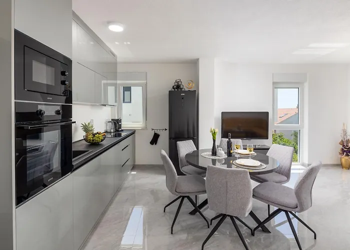 Palavra - With Amazing Sea Views And Heated Pool * Trogir