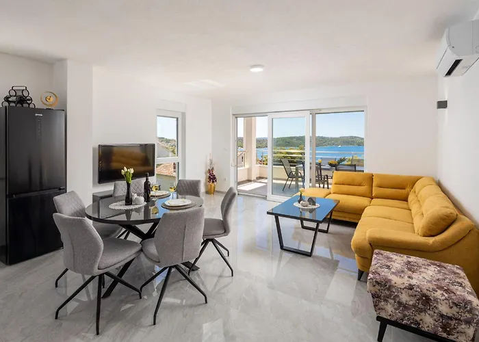 Apartment Palavra - With Amazing Sea Views And Heated Pool