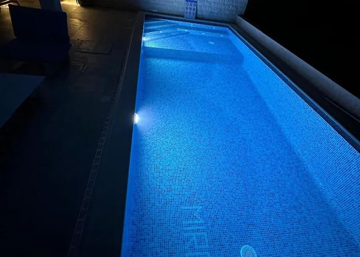 Apartment Palavra - With Amazing Sea Views And Heated Pool Trogir