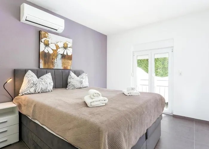 Palavra - With Amazing Sea Views And Heated Pool *