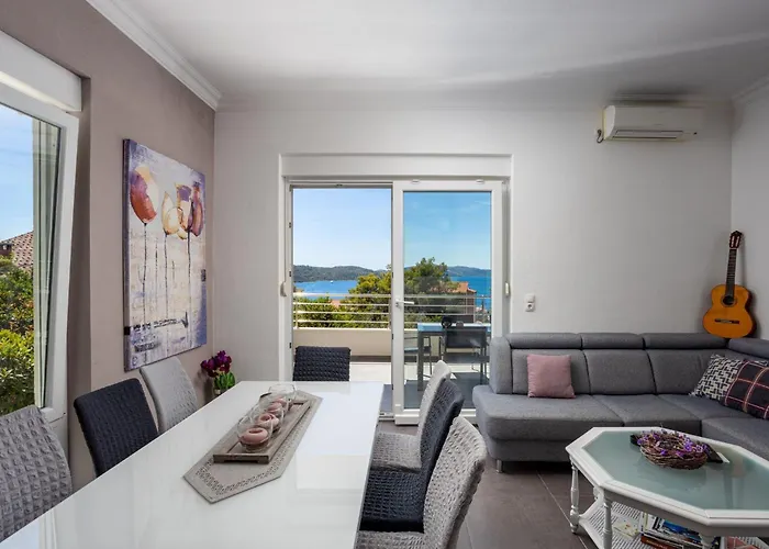 Palavra - With Amazing Sea Views And Heated Pool Apartment