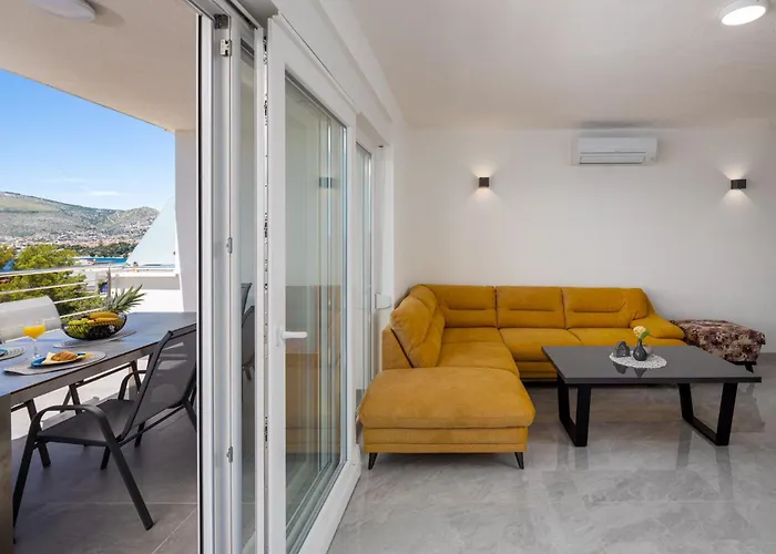 Apartment Palavra - With Amazing Sea Views And Heated Pool