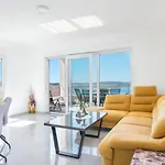 Palavra - With Amazing Sea Views And Heated Pool *