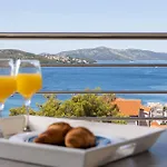 Palavra - With Amazing Sea Views And Heated Pool *