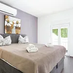 Palavra - With Amazing Sea Views And Heated Pool *