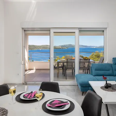 Apartment Palavra - With Amazing Sea Views And Heated Pool *