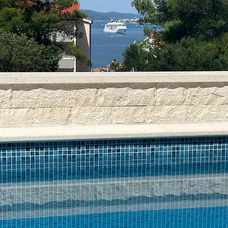 Palavra - With Amazing Sea Views And Heated Pool Apartment Trogir