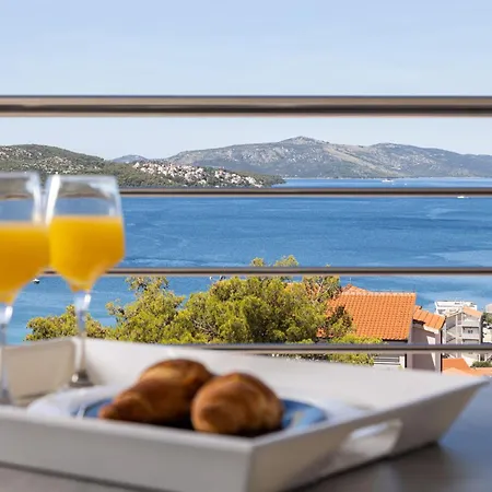 Palavra - With Amazing Sea Views And Heated Pool *