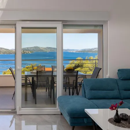 Palavra - With Amazing Sea Views And Heated Pool * Trogir
