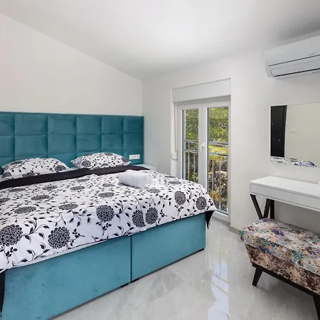 Palavra - With Amazing Sea Views And Heated Pool شقة تروغير