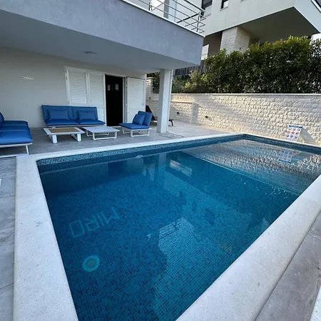 Palavra - With Amazing Sea Views And Heated Pool