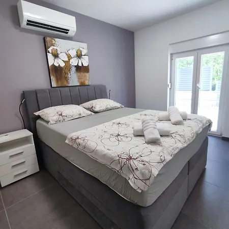 Palavra - With Amazing Sea Views And Heated Pool * Trogir