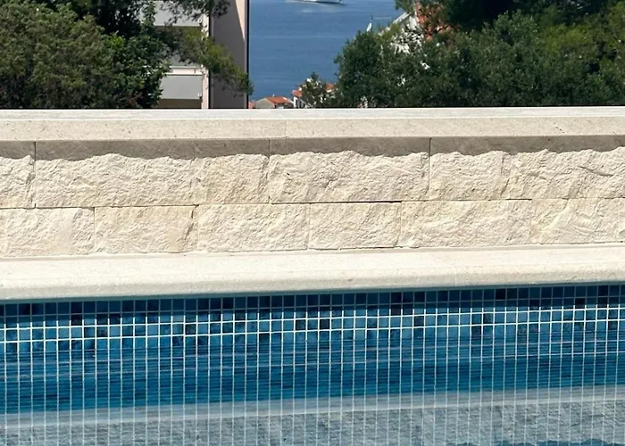 Palavra - With Amazing Sea Views And Heated Pool Appartement Trogir