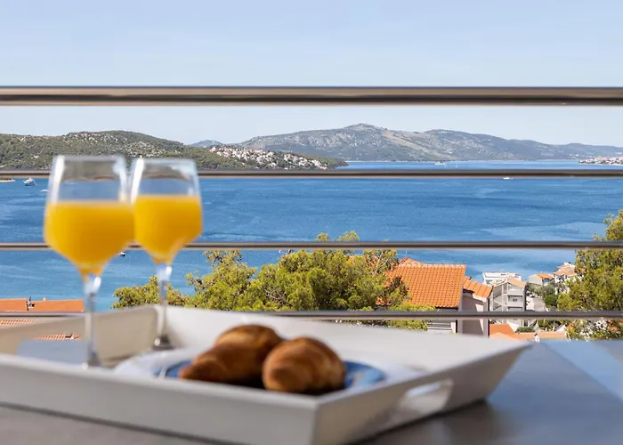 Palavra - With Amazing Sea Views And Heated Pool *